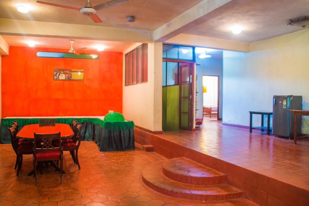 Hotel Gem Land Ratnapura Esterno foto