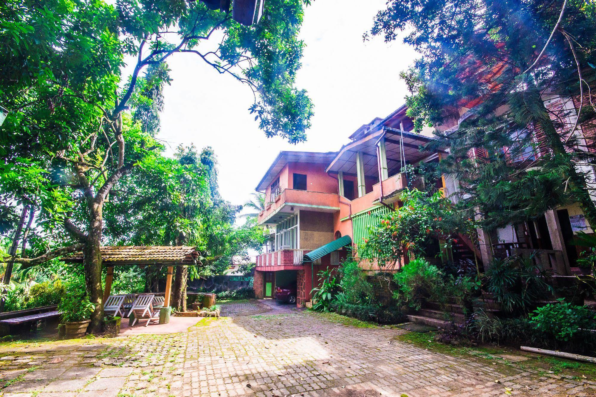 Hotel Gem Land Ratnapura Esterno foto